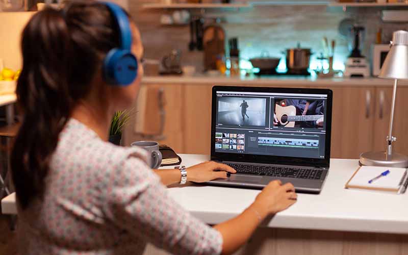 Team of doctors working